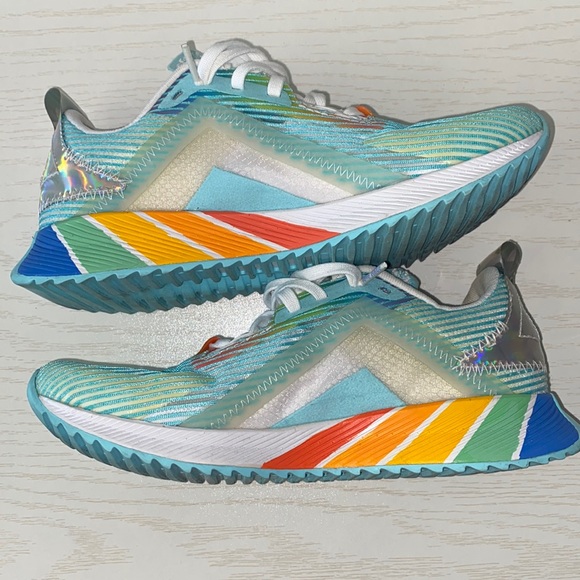 New Balance Women's FuelCell Echolucent Pride Sneaker Shoes RARE - Picture 4 of 11